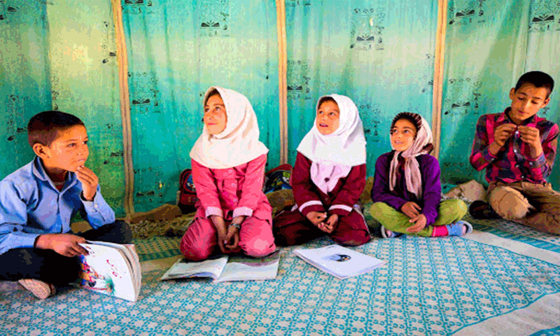 آئین کلنگ زنی چهار مدرسه در مناطق محروم جاسک