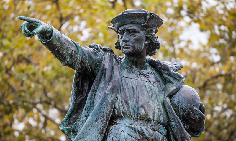 سرنگونی مجسمه کریستوفر کلمب و درگیری با پلیس