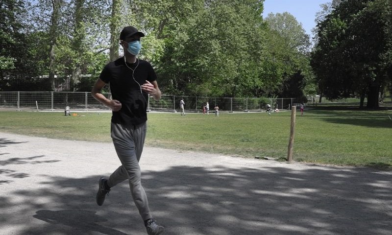 ممنوعیت استفاده از ماسک حین ورزش