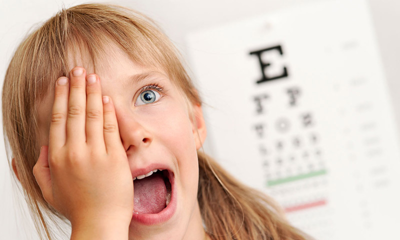 نشانه های دوبینی چشم در کودکان