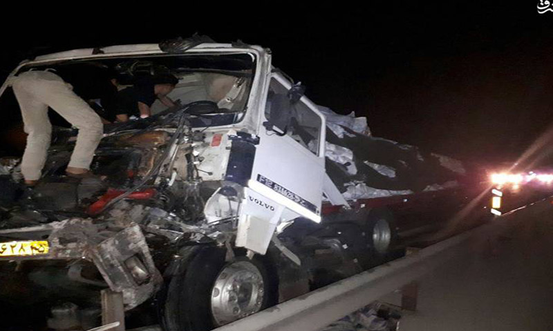 امدادرسانی‌ هلال‌احمر استان تهران در حادثه تصادف تریلر با پراید در فیروزکوه