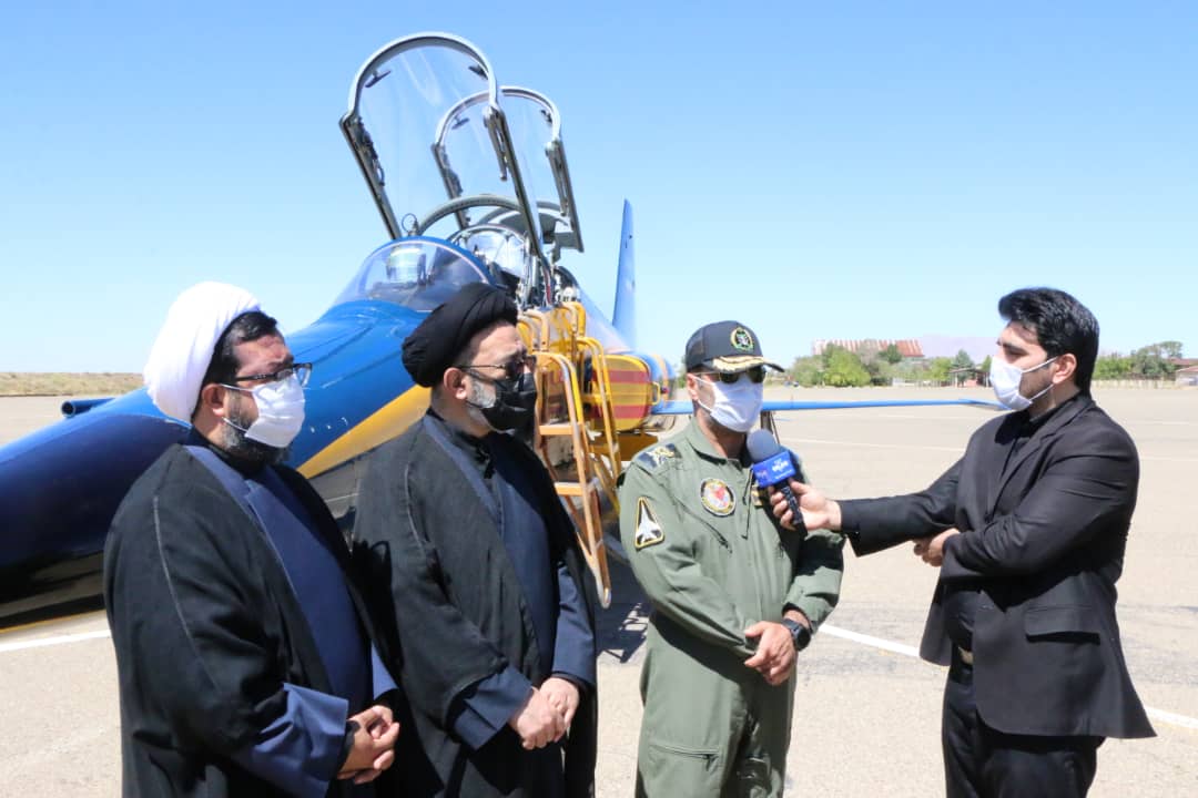 نخستین هواپیمای بمب افکن کوثر در پایگاه شهید فکوری به زمین نشست
