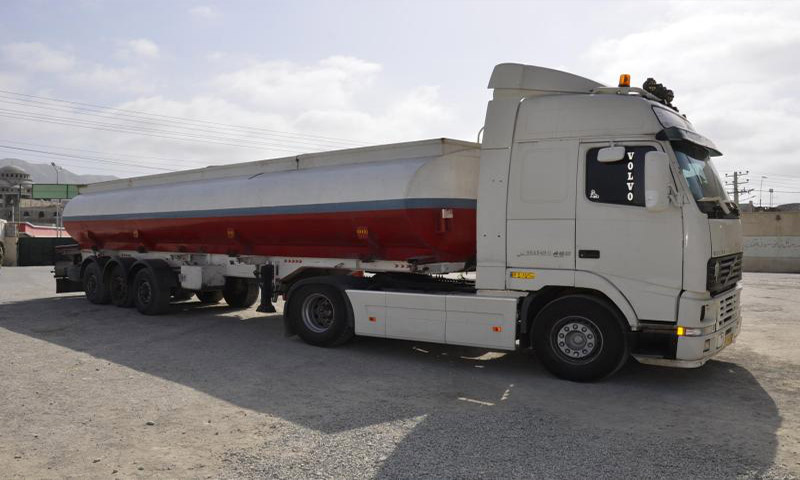 کامیون حامل سوخت قاچاق در "بوئین زهرا" متوقف شد