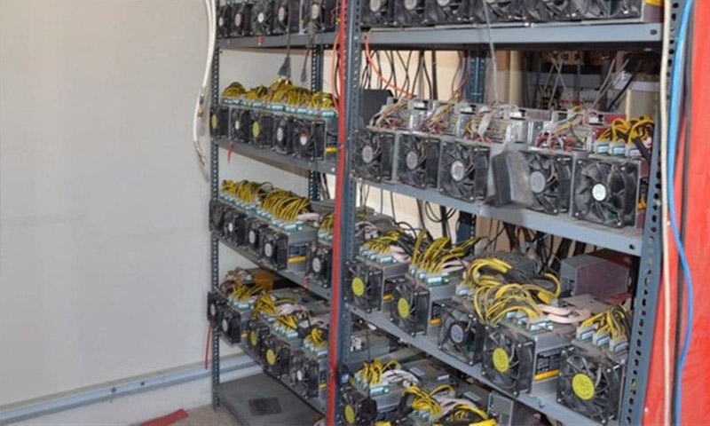 جمع‌آوری ۱۸ دستگاه استخراج ارز دیجیتال در آبادان