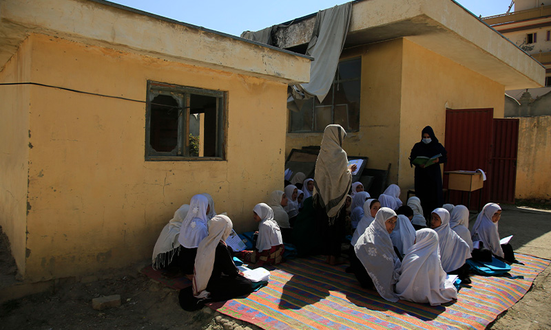 3.7 میلیون کودک در افغانستان نمی‌تواننددر مدرسه تحصیل کنند!
