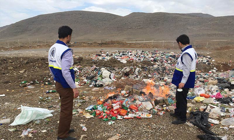 جمع آوری ومعدوم سازی هزار کیلو مواد غذایی فاسد در شهرستان آباده