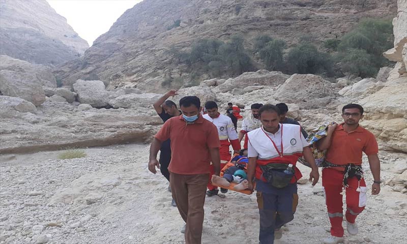 امدادرسانی به جوان غرق شده در شهرستان پارسیان