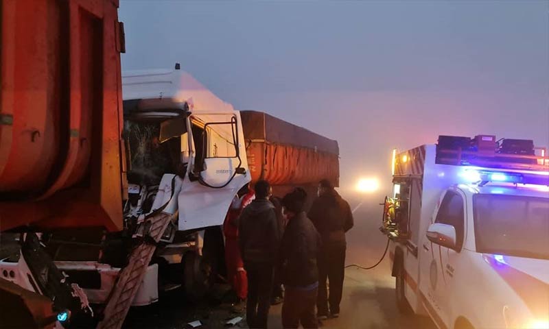 پوشش امدادی تصادف 2 تریلر در جاده تفت به شیراز
