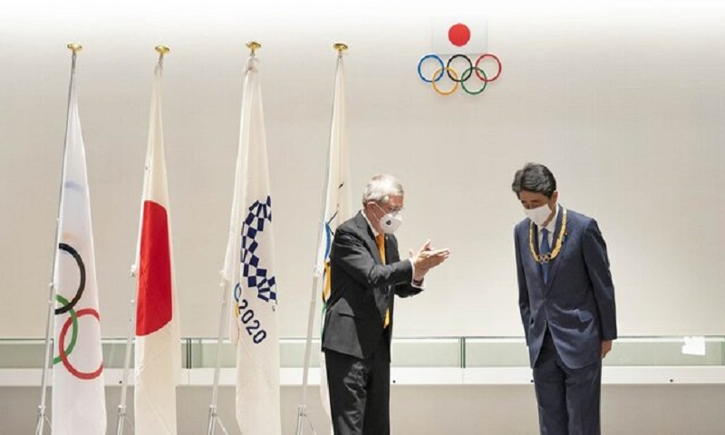 اهدای نشان طلای المپیک به شینزو آبه نخست وزیر سابق ژاپن
