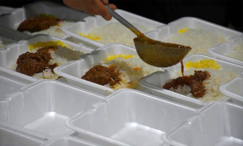 توزیع 2300پرس غذا در قالب طرح شهید سلیمانی  در اصفهان