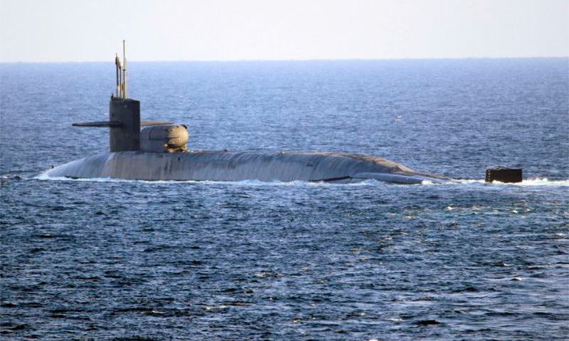 زیردریایی هسته‌ای ایالات متحده در میان تنش‌ها از تنگه هرمز عبور می‌کند!
