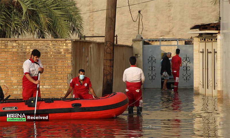 ایثار امدادگران در سیل ۶ روزه خوزستان ستودنی است