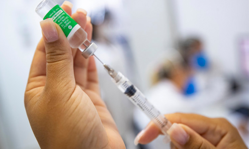 آلمان همچنان از واکسن AstraZeneca پس از لخته شدن خون حمایت می‌کند!