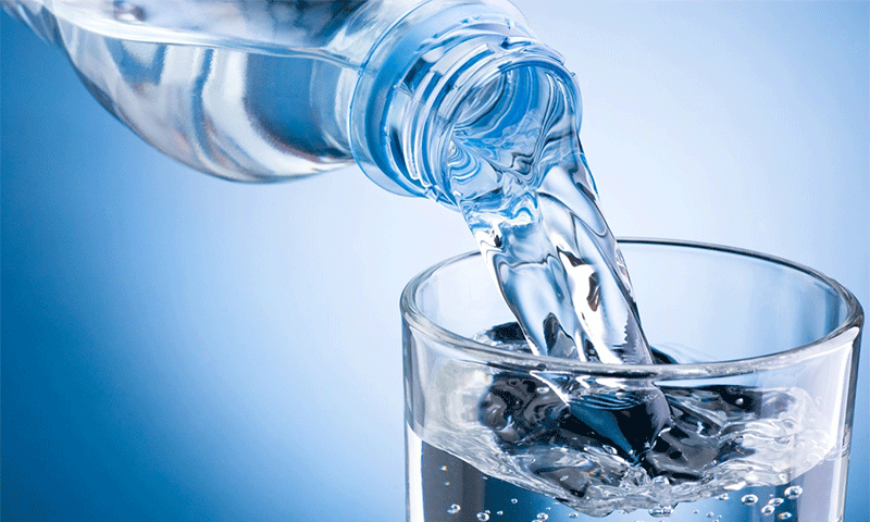 نوشیدن بیش از 8 لیوان آب فراموش نشود!