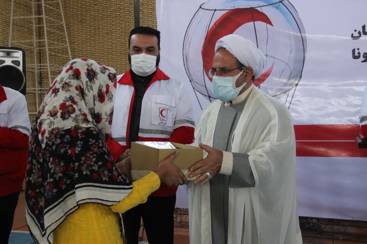 اهدای ۲۱۹ تبلت به دانش‌آموزان مناطق سیل‌زده گلستان با کمک خیرین داوطلب