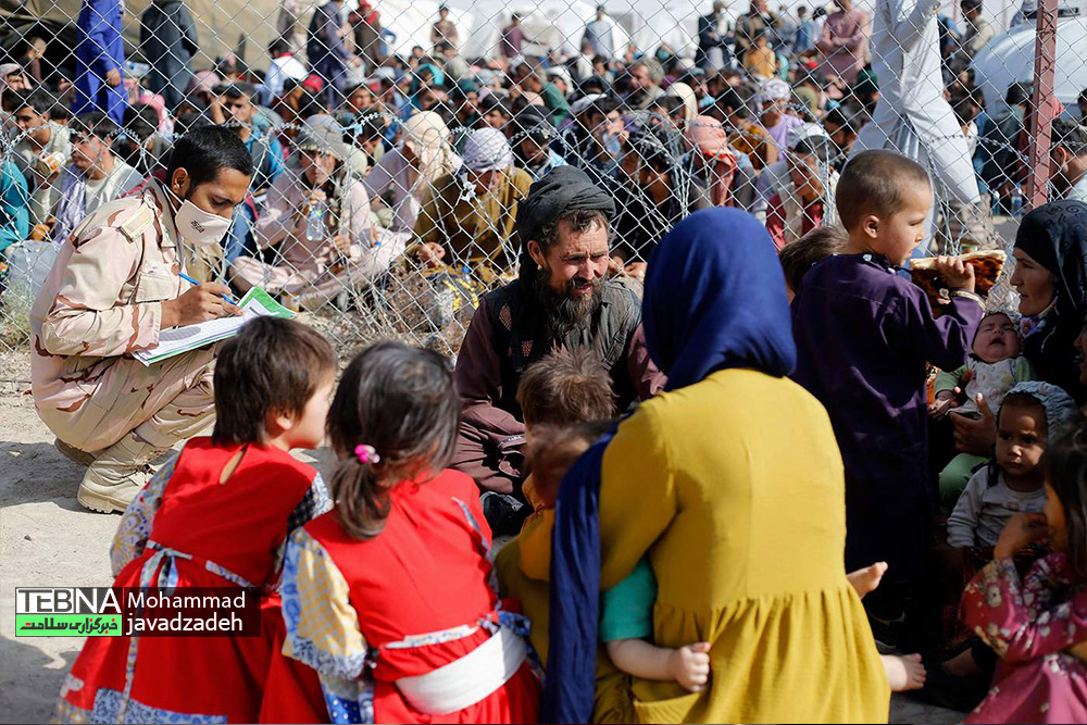امدادرسانی جمعیت هلال احمر به پناهندگان افغانستانی