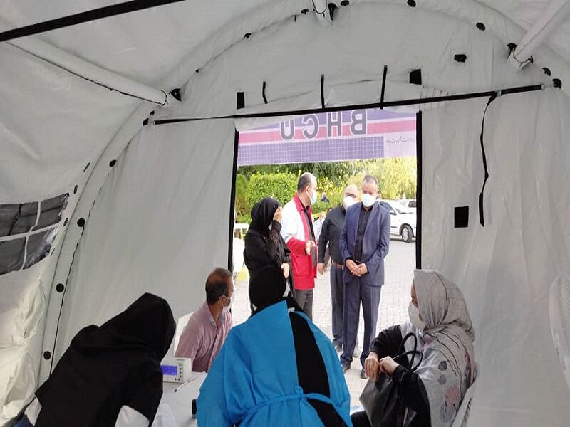 ارائه خدمات رایگان به بیماران کرونایی در 4 مرکز درمان صحرایی در مشهد