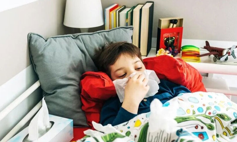 خطر شيوع مجدد آنفلوآنزا؛ بازگشايي نصفه‌کاره مدارس آسيب‌زا است