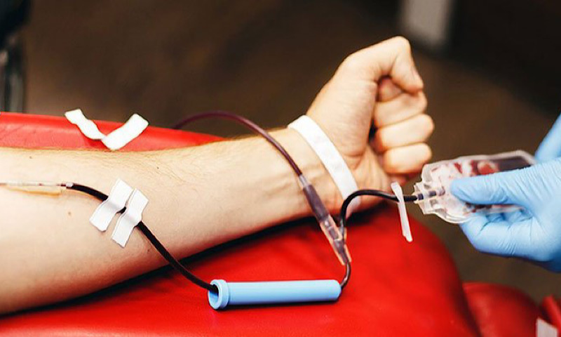 زمان مناسب برای اهدای خون کسانی که واکسن سینوفارم یا آسترازنکا زده اند