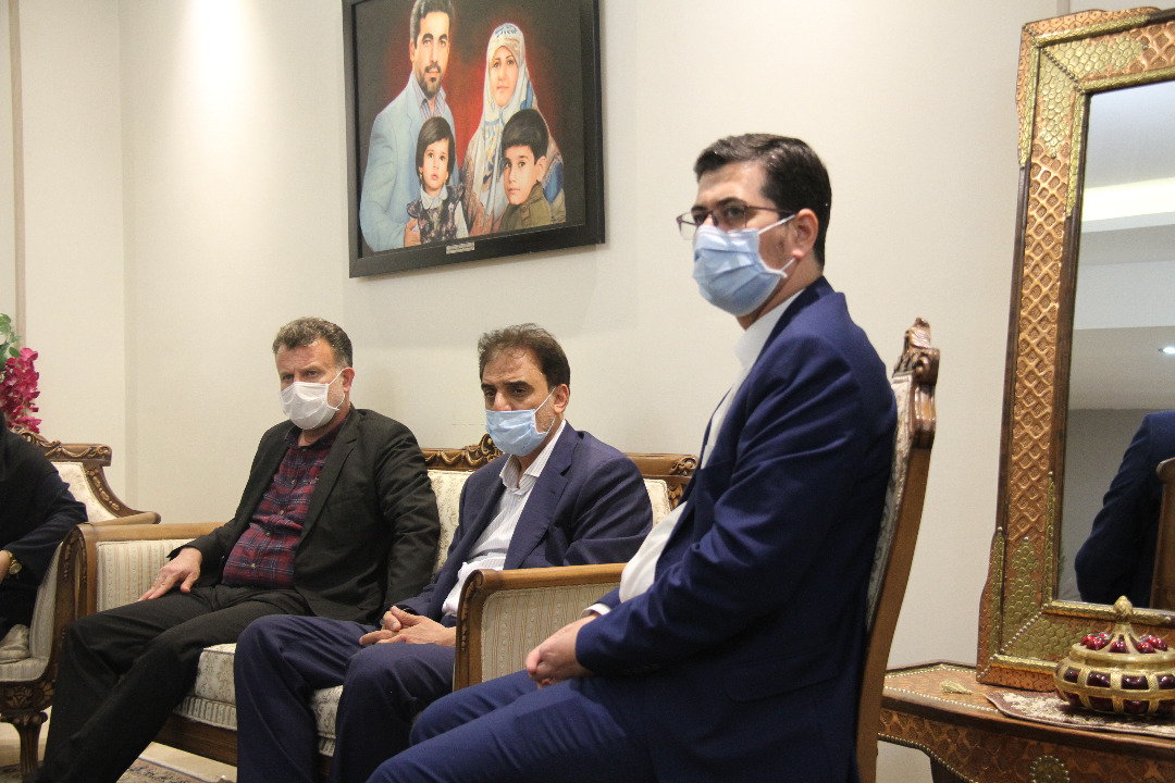 دکتر حاجی‌نورمحمدی به دیدار خانواده شهید وریجی رفت
