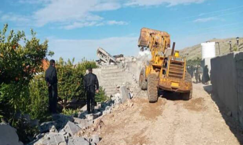 تخریب پنج مورد ساخت و ساز غیر مجاز در اراضی کشاورزی سقز