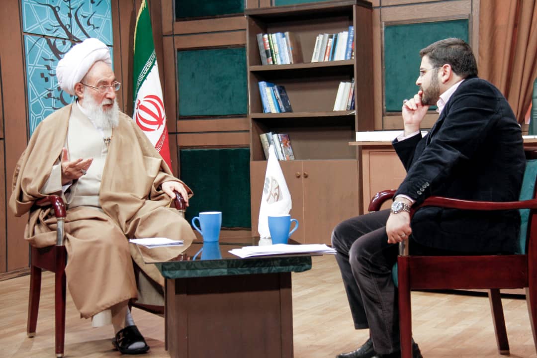 بازپخش گفتگوی برنامه دستخط با مرحوم آیت الله شبستری از شبکه پنج سیما