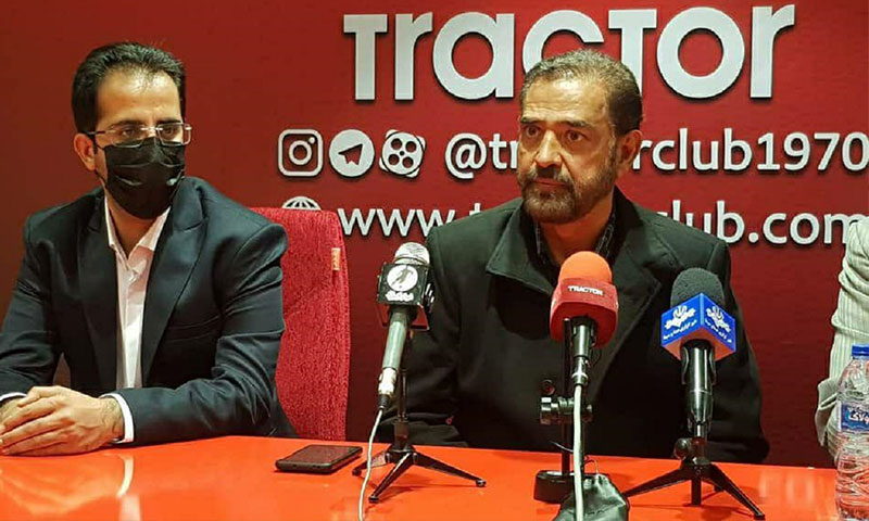 فیروز کریمی از سرمربیگری تراکتور استعفا کرد