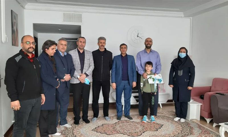 تجلیل از معلم کردستانی قهرمان کاراته رقابتهای آسیایی تجلیل از معلم کردستانی قهرمان کاراته رقابتهای آسیایی